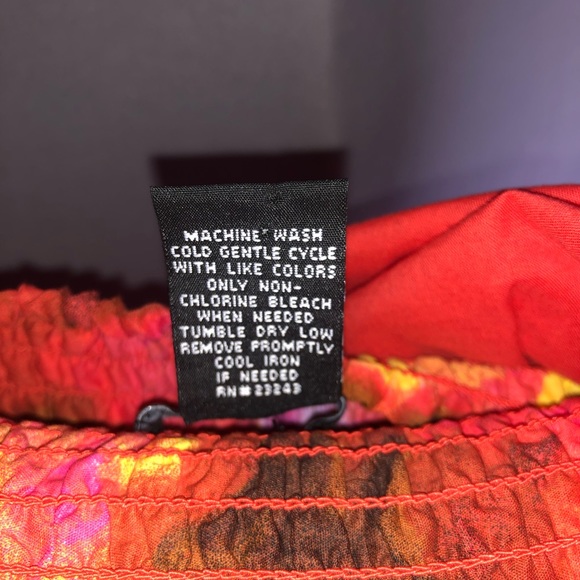 New York and Company medium elastic floral skirt - Picture 5 of 5